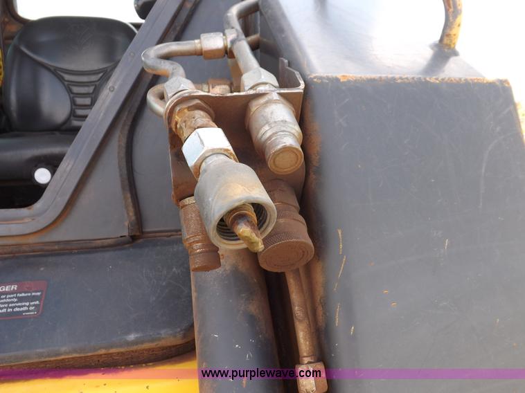 image for item H1856 2006 New Holland C190 track skid steer