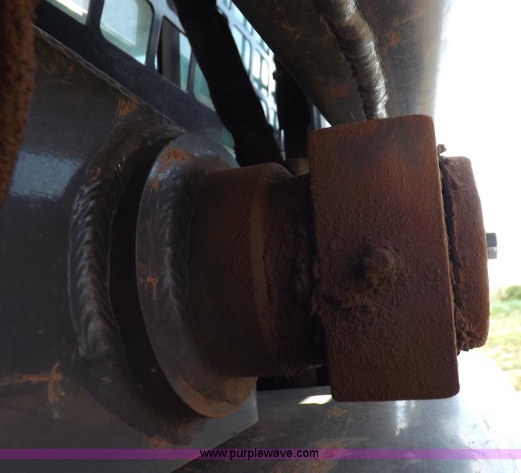 image for item H1856 2006 New Holland C190 track skid steer