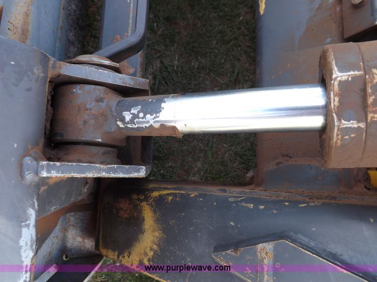 image for item H1856 2006 New Holland C190 track skid steer