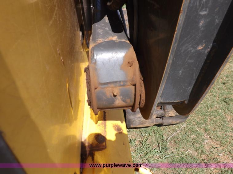 image for item H1856 2006 New Holland C190 track skid steer