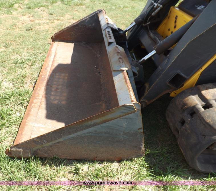 image for item H1856 2006 New Holland C190 track skid steer