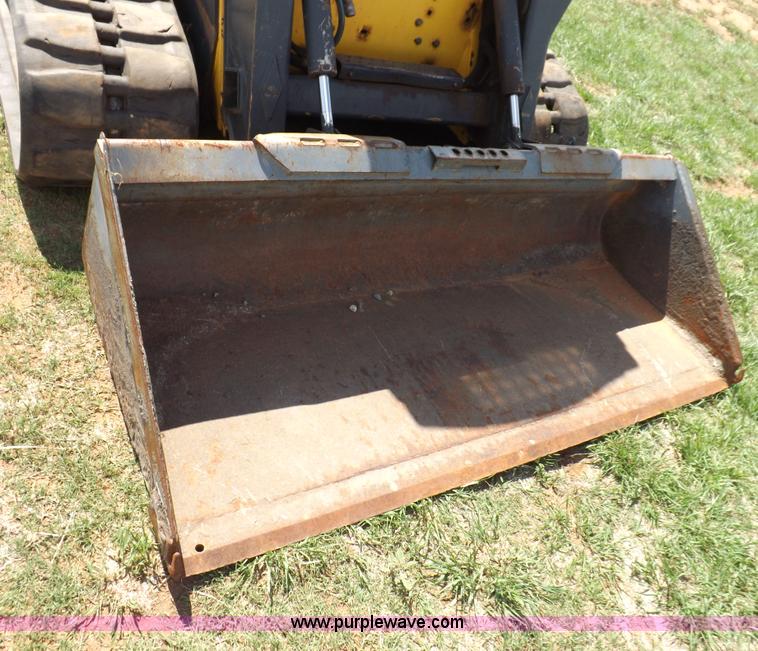 image for item H1856 2006 New Holland C190 track skid steer