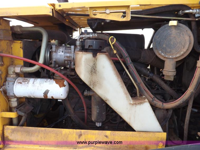 image for item H1856 2006 New Holland C190 track skid steer