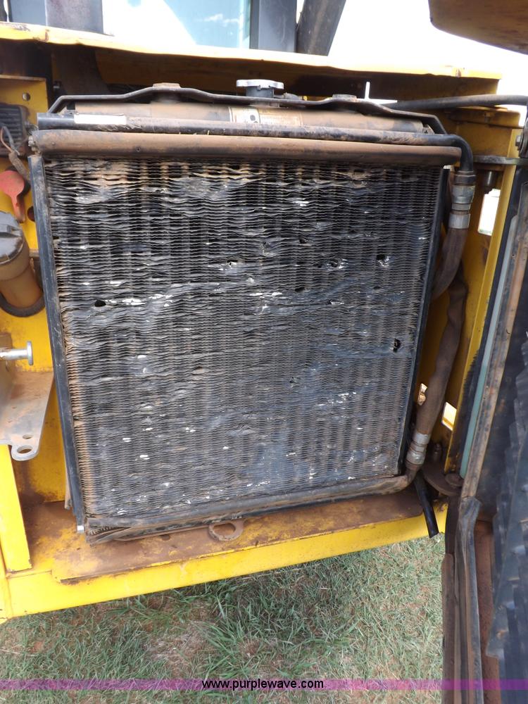 image for item H1856 2006 New Holland C190 track skid steer