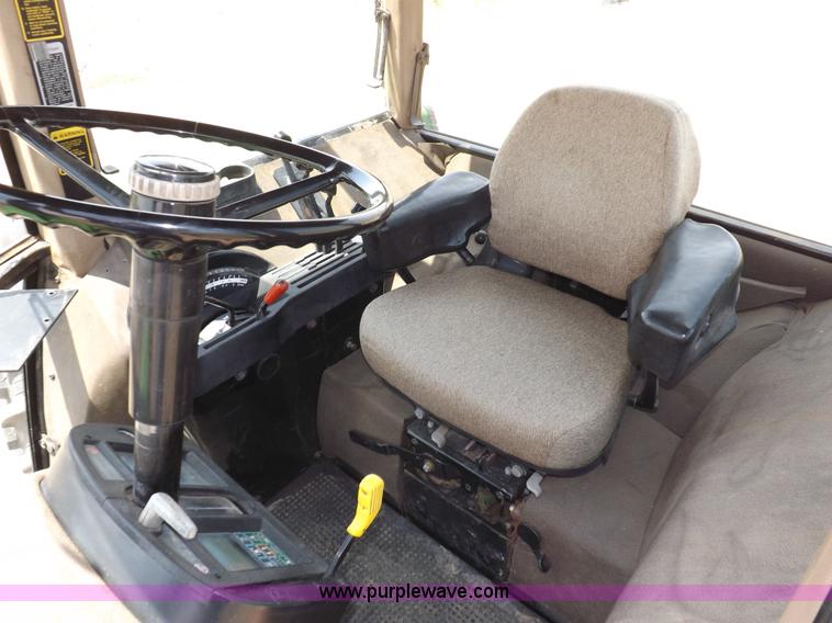 image for item H1897 1989 John Deere 4955 tractor