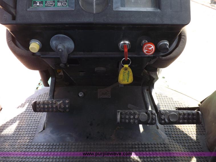 image for item H1897 1989 John Deere 4955 tractor