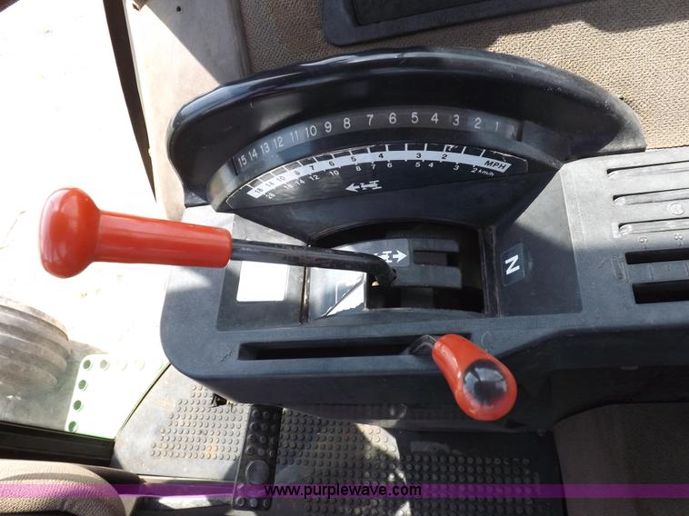 image for item H1897 1989 John Deere 4955 tractor