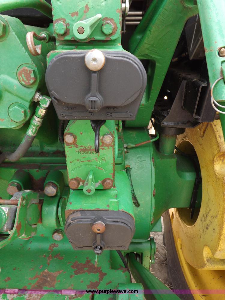 image for item H1897 1989 John Deere 4955 tractor