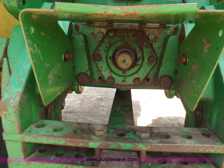 image for item H1897 1989 John Deere 4955 tractor