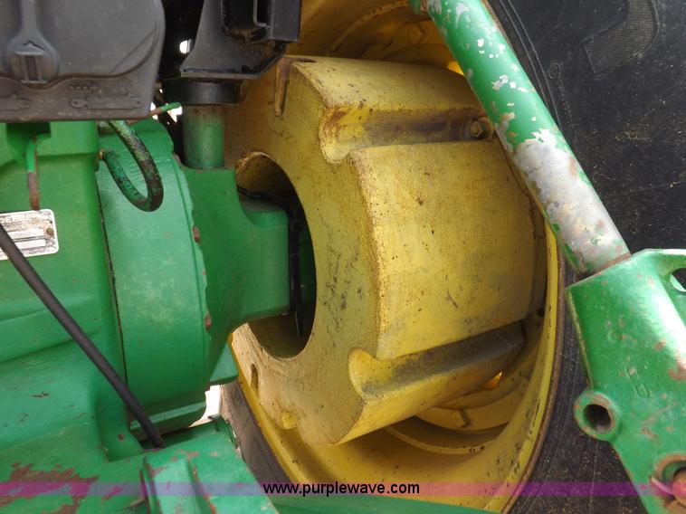 image for item H1897 1989 John Deere 4955 tractor