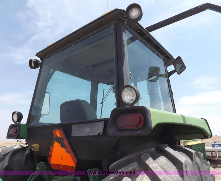 image for item H1897 1989 John Deere 4955 tractor