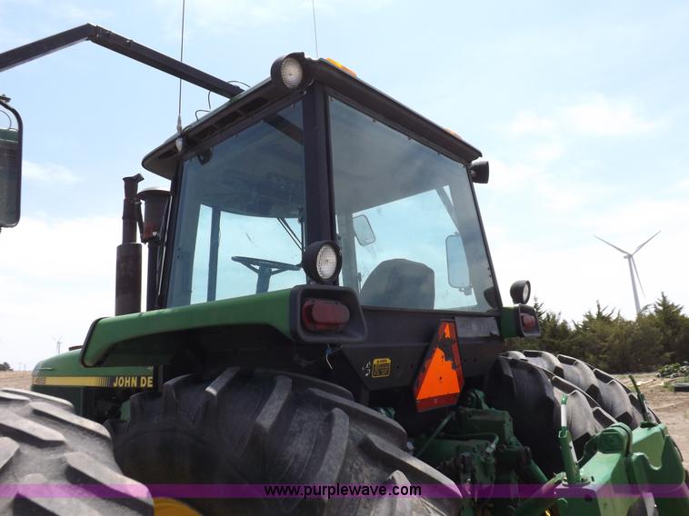 image for item H1897 1989 John Deere 4955 tractor