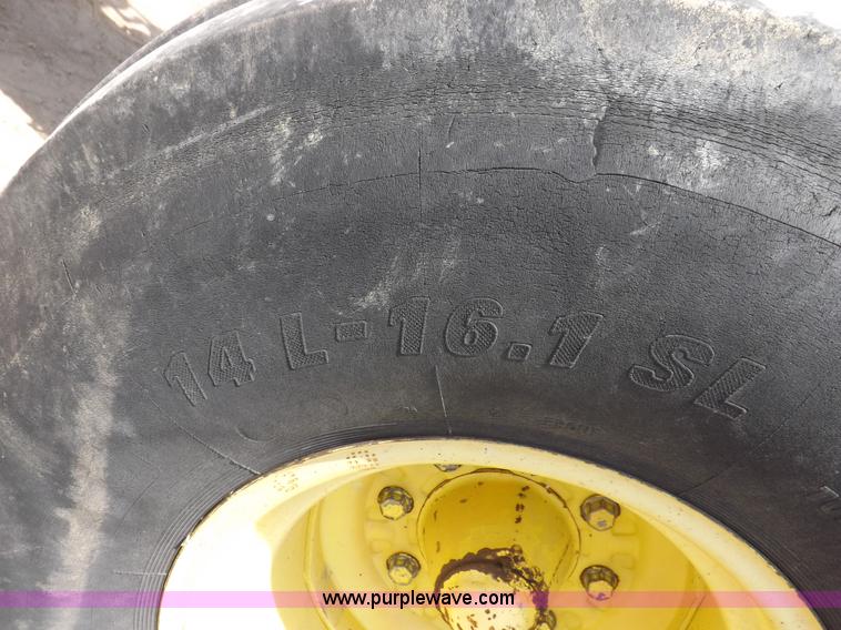 image for item H1897 1989 John Deere 4955 tractor