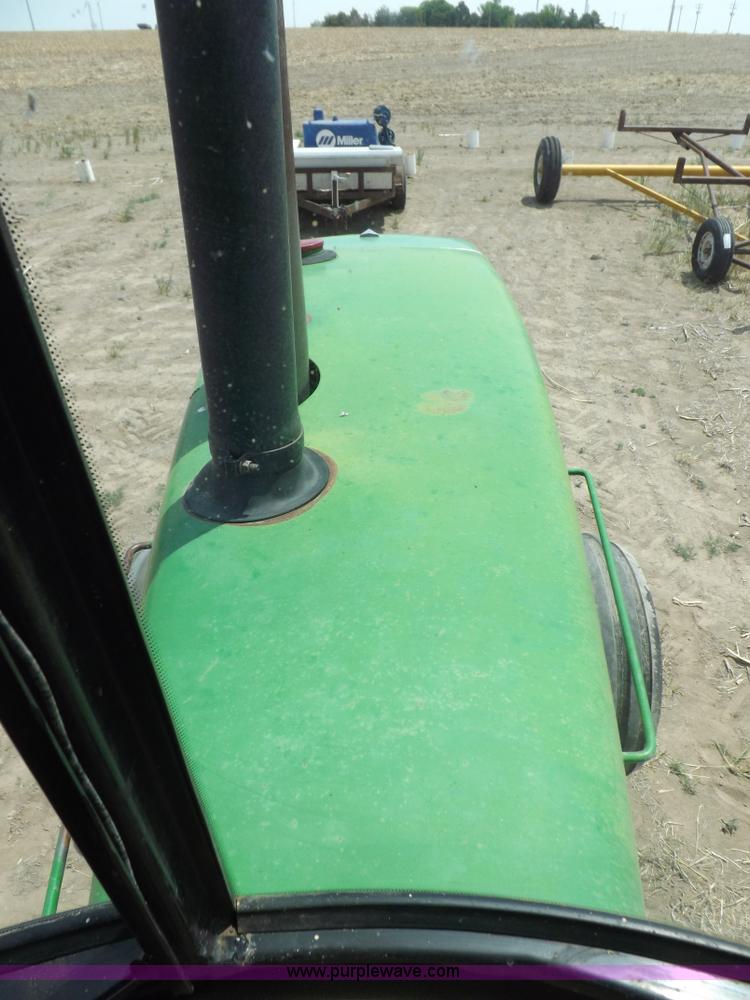 image for item H1897 1989 John Deere 4955 tractor