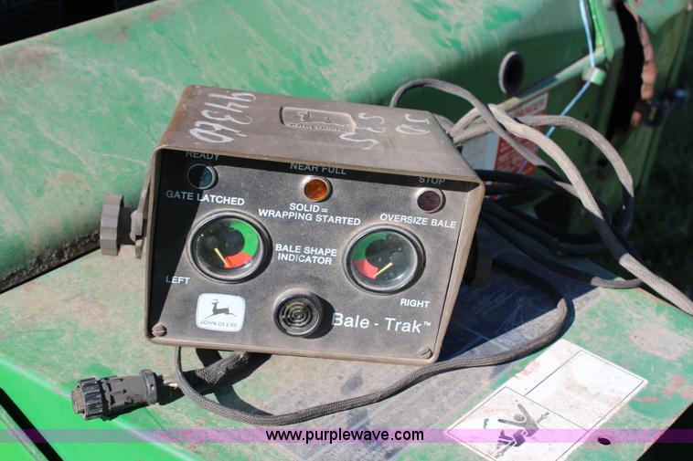 image for item H2528 1990 John Deere 535 round baler