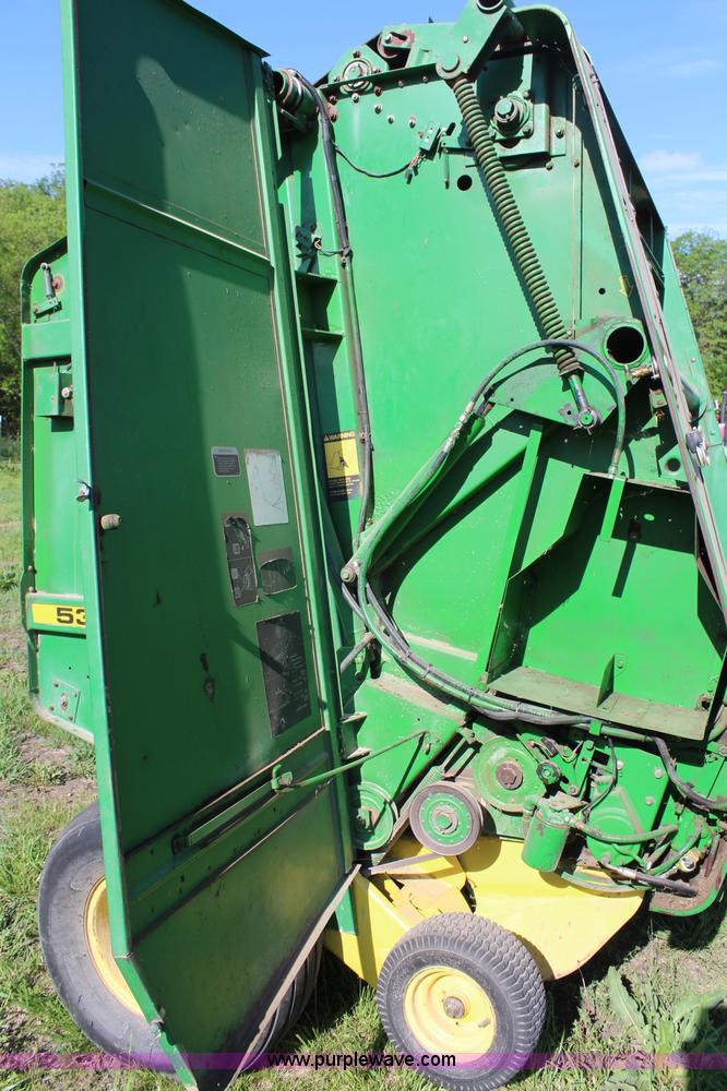 image for item H2528 1990 John Deere 535 round baler