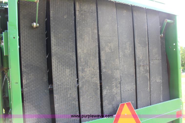 image for item H2528 1990 John Deere 535 round baler