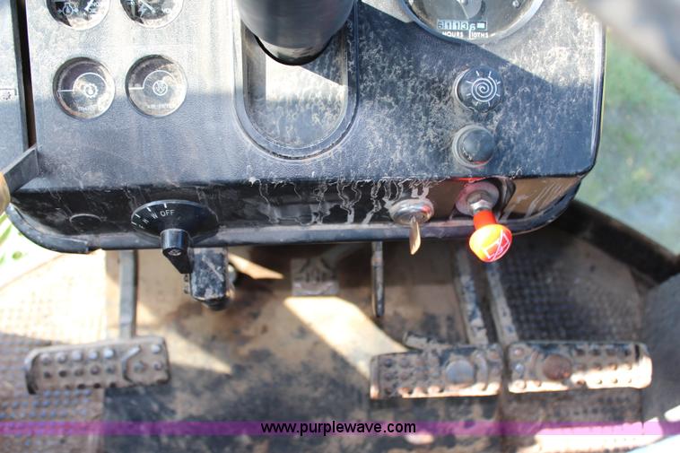 image for item H2530 1974 John Deere 4630 tractor