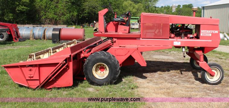 image for item H2531 Hesston 6600 self-propelled swather
