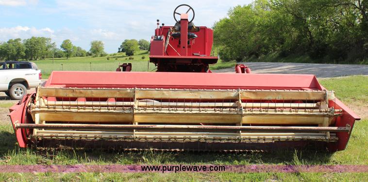 image for item H2531 Hesston 6600 self-propelled swather