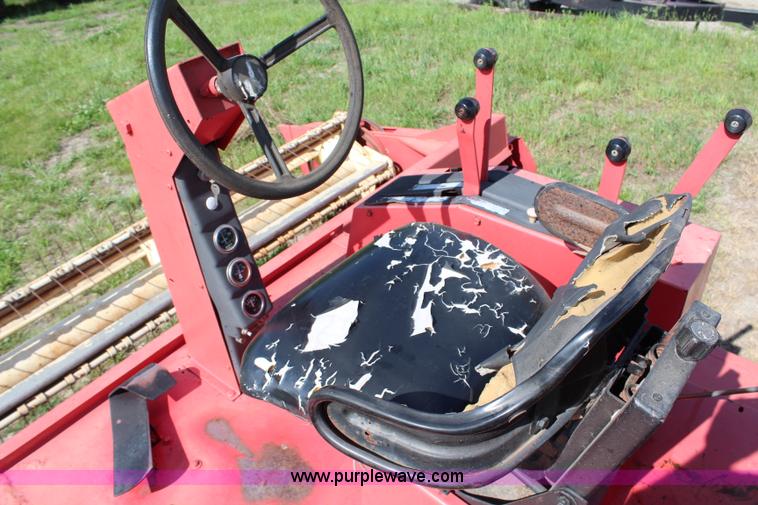 image for item H2531 Hesston 6600 self-propelled swather