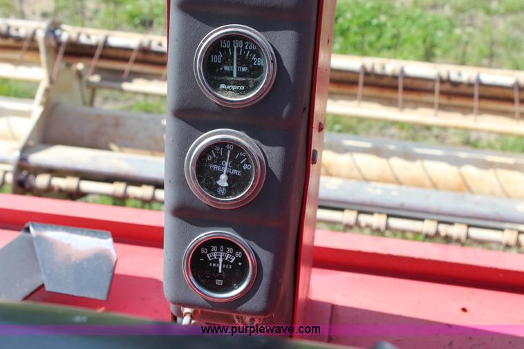 image for item H2531 Hesston 6600 self-propelled swather