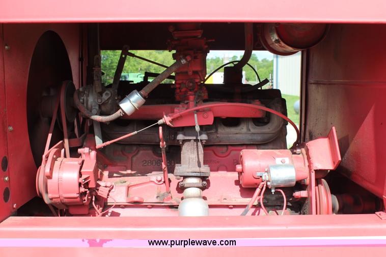 image for item H2531 Hesston 6600 self-propelled swather