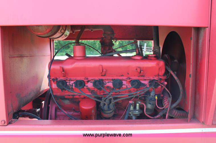 image for item H2531 Hesston 6600 self-propelled swather