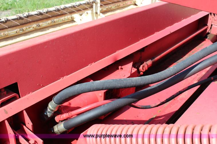 image for item H2531 Hesston 6600 self-propelled swather