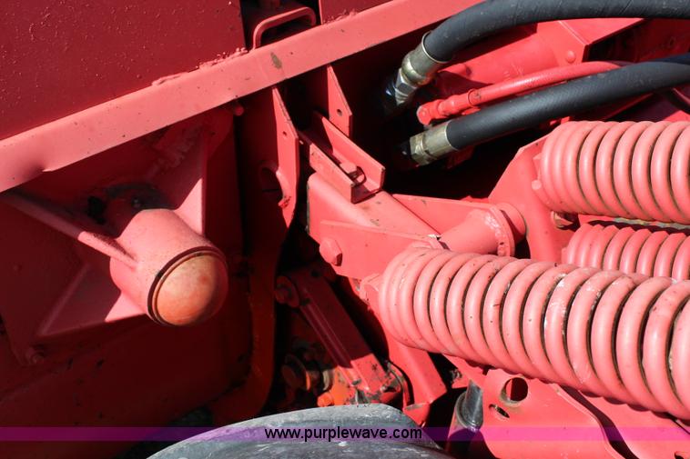 image for item H2531 Hesston 6600 self-propelled swather