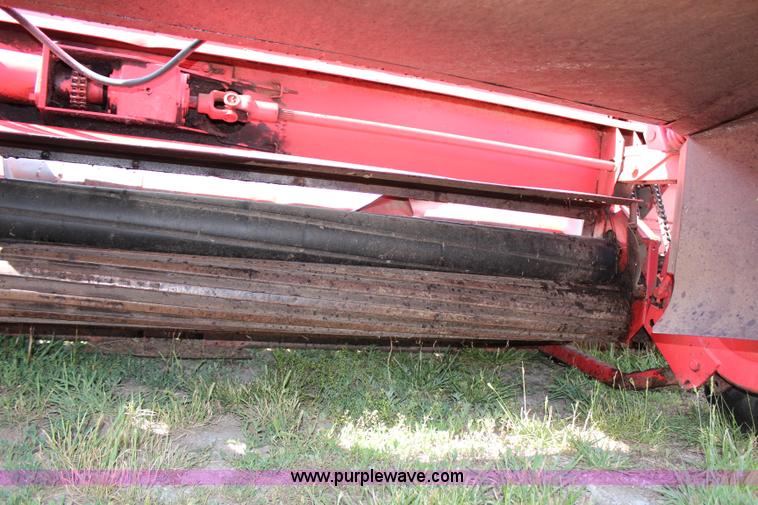 image for item H2531 Hesston 6600 self-propelled swather