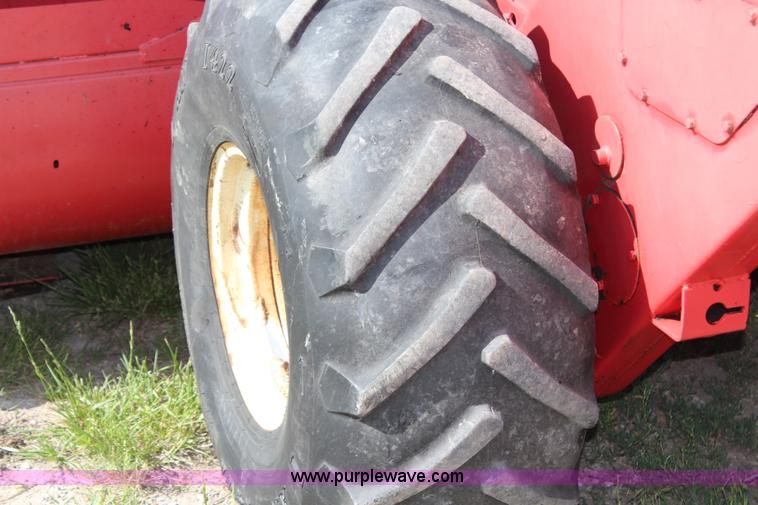 image for item H2531 Hesston 6600 self-propelled swather