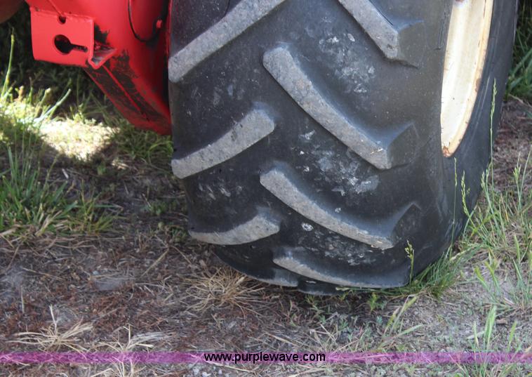 image for item H2531 Hesston 6600 self-propelled swather