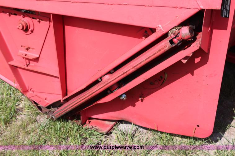 image for item H2531 Hesston 6600 self-propelled swather