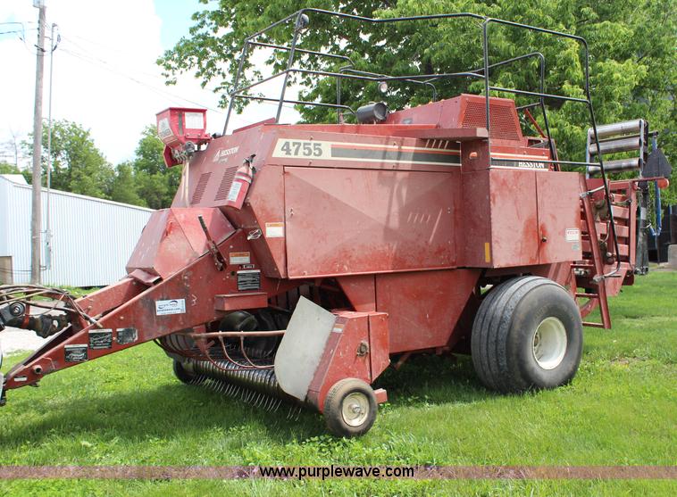 image for item H2532 1996 Hesston 4755 large square baler
