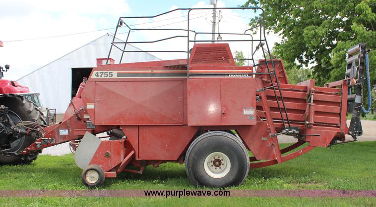image for item H2532 1996 Hesston 4755 large square baler
