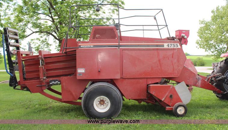 image for item H2532 1996 Hesston 4755 large square baler