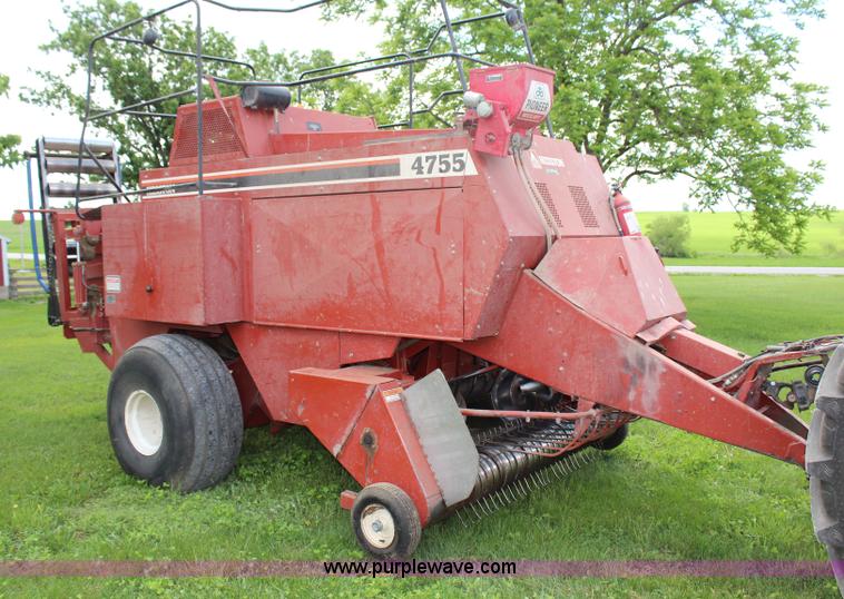 image for item H2532 1996 Hesston 4755 large square baler