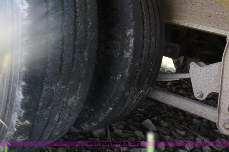 image for item H2540 1994 Atoka drop deck trailer