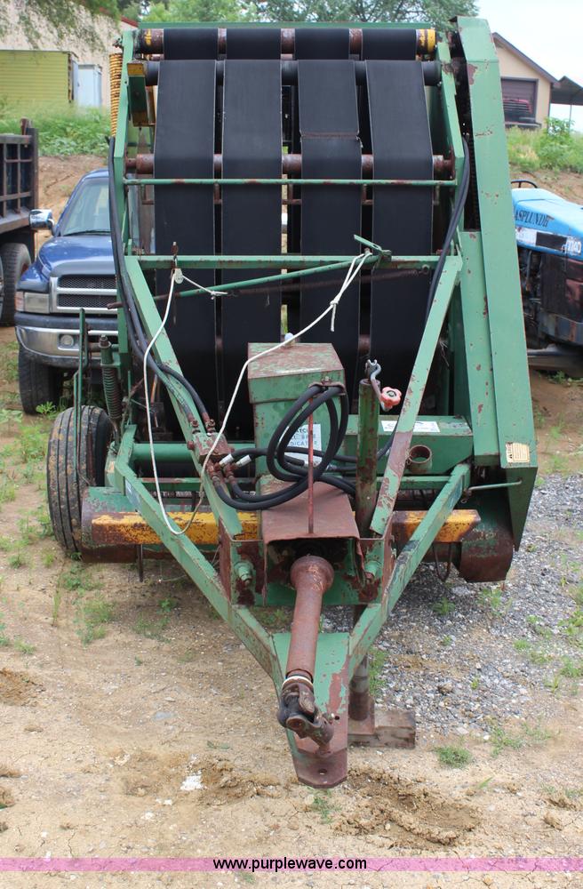 image for item H2543 Badger BW614 round baler