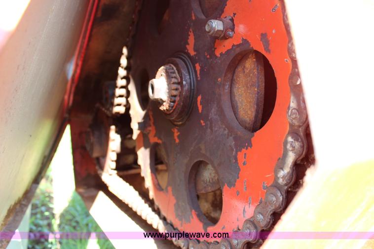 image for item H2744 2009 Kuhn Knight Slinger 8124 manure spreader