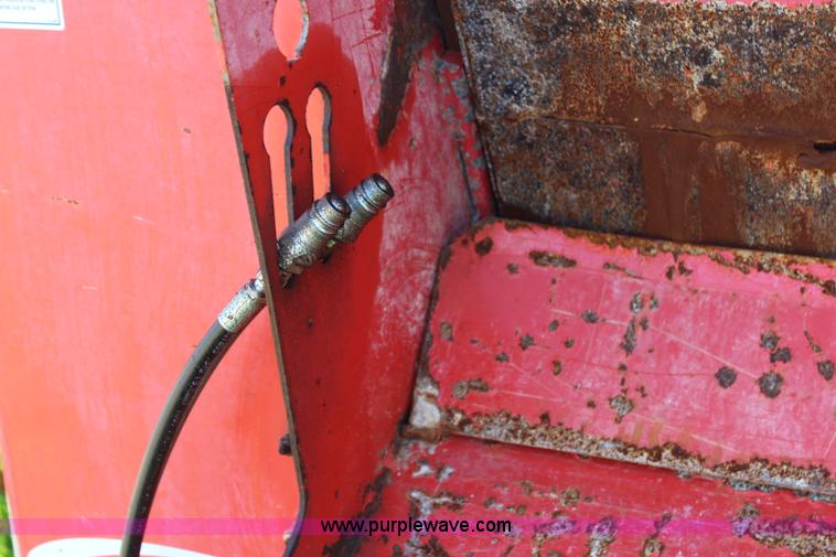 image for item H2744 2009 Kuhn Knight Slinger 8124 manure spreader