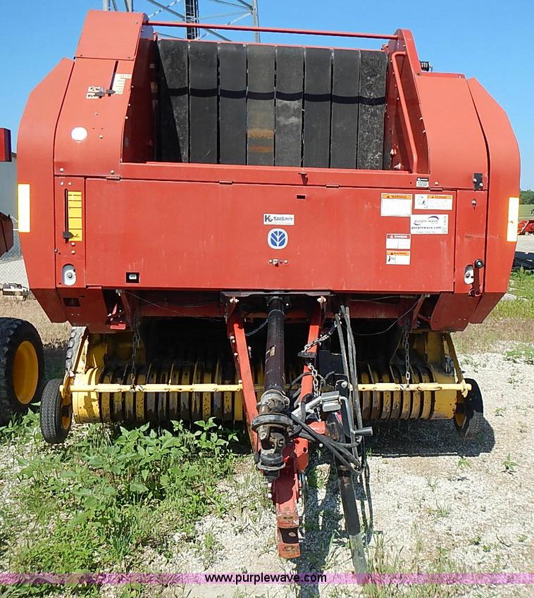 image for item I3624 2003 New Holland BR780 round baler