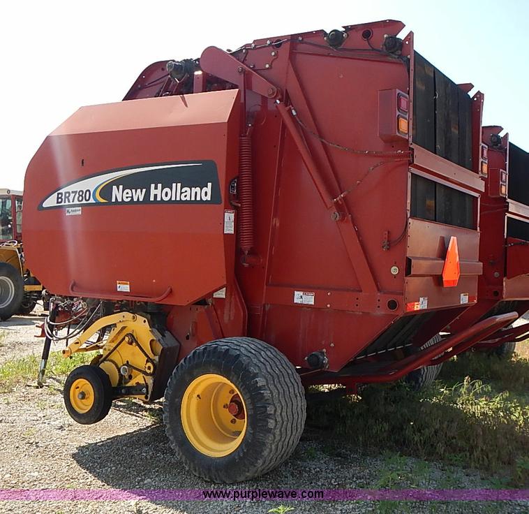 image for item I3624 2003 New Holland BR780 round baler