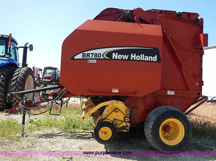 image for item I3624 2003 New Holland BR780 round baler