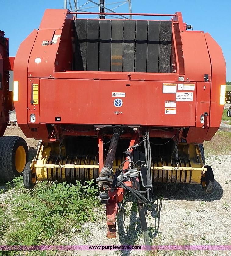 image for item I3624 2003 New Holland BR780 round baler