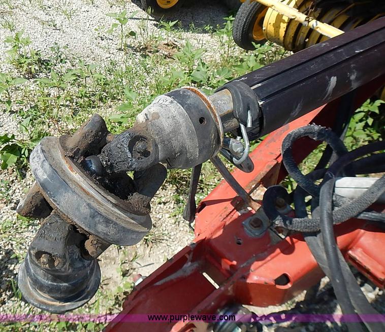 image for item I3624 2003 New Holland BR780 round baler