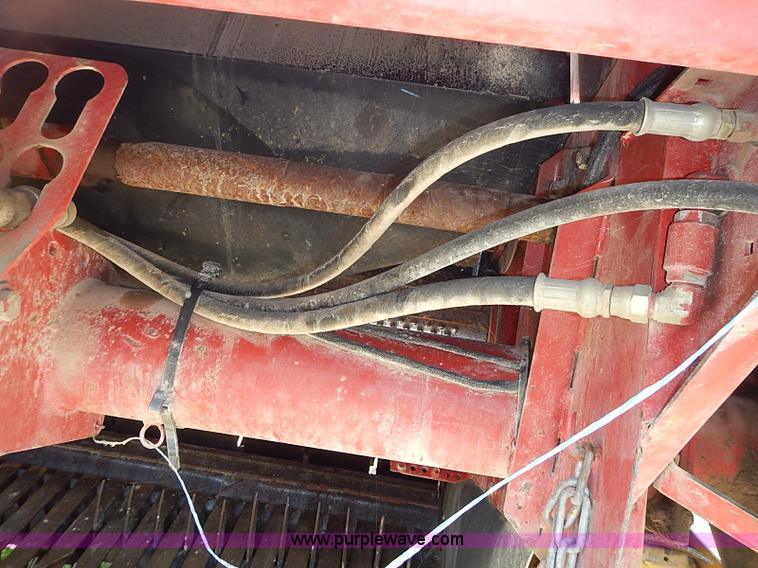 image for item I3624 2003 New Holland BR780 round baler