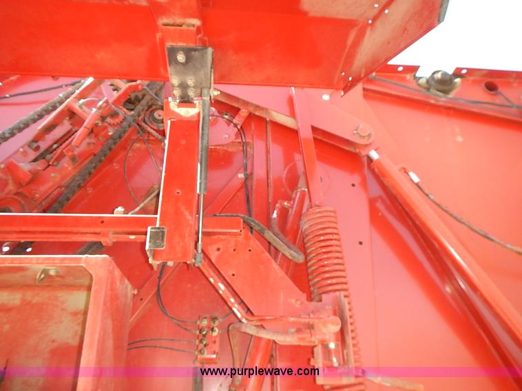 image for item I3624 2003 New Holland BR780 round baler