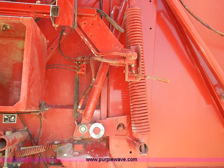 image for item I3624 2003 New Holland BR780 round baler